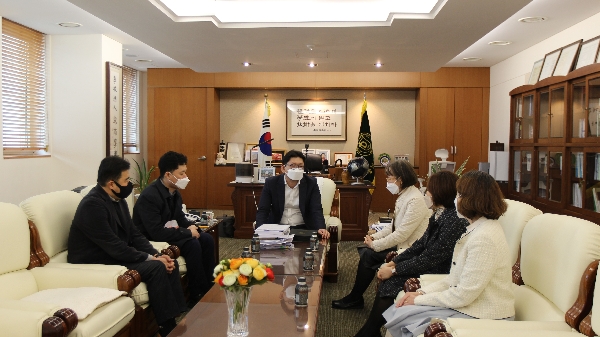 2022년도 교수업적평가 우수자 포상 시행 대표이미지