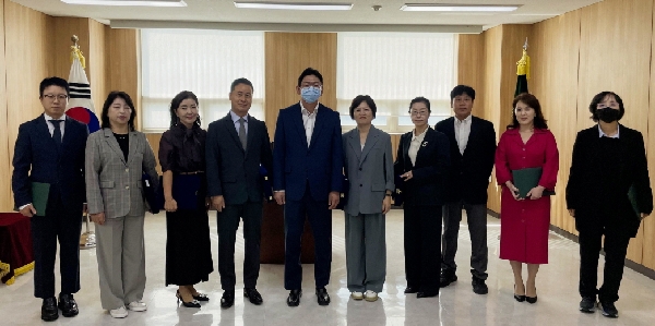 교직원 장기 근속상 수여식 거행 대표이미지